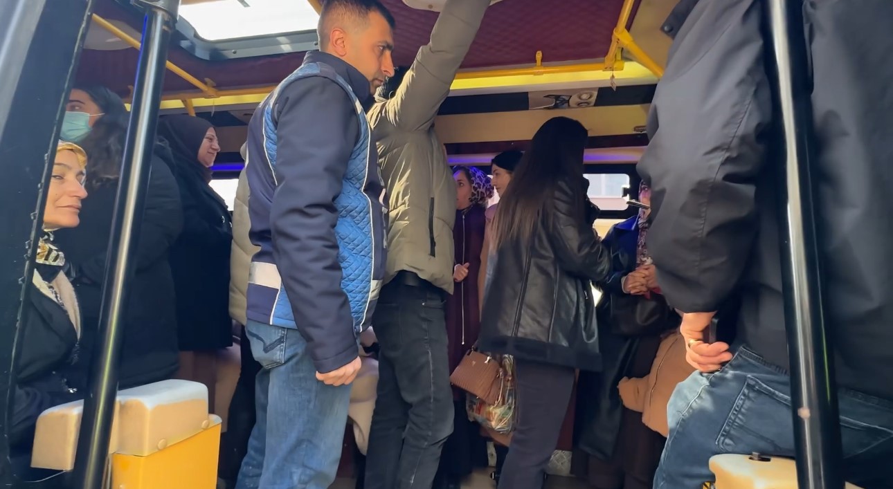 Yüksekova’da yolcu minibüsleri denetlendi
