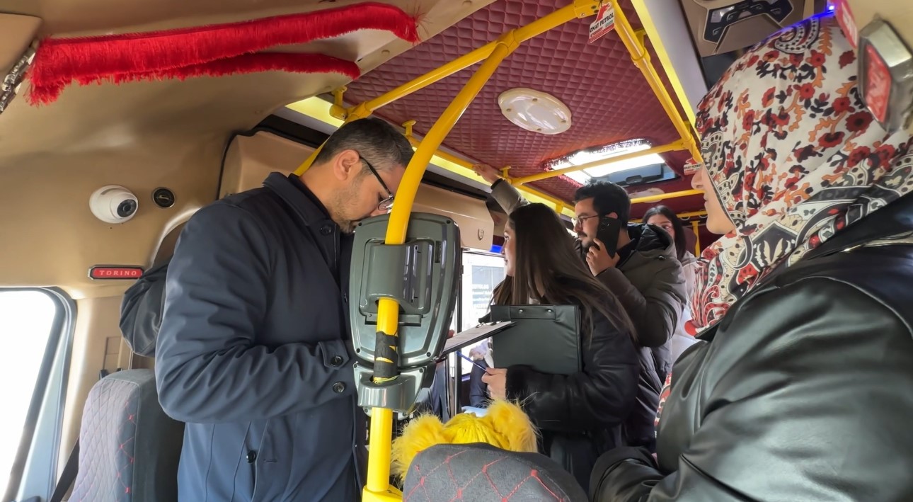 Yüksekova’da yolcu minibüsleri denetlendi
