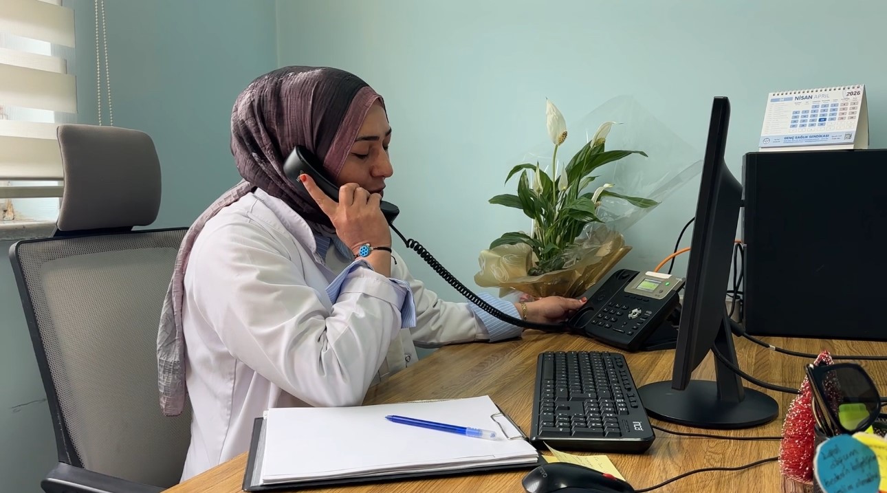 Yüksekova’nın fedakar ebeleri gebeler için yollarda
