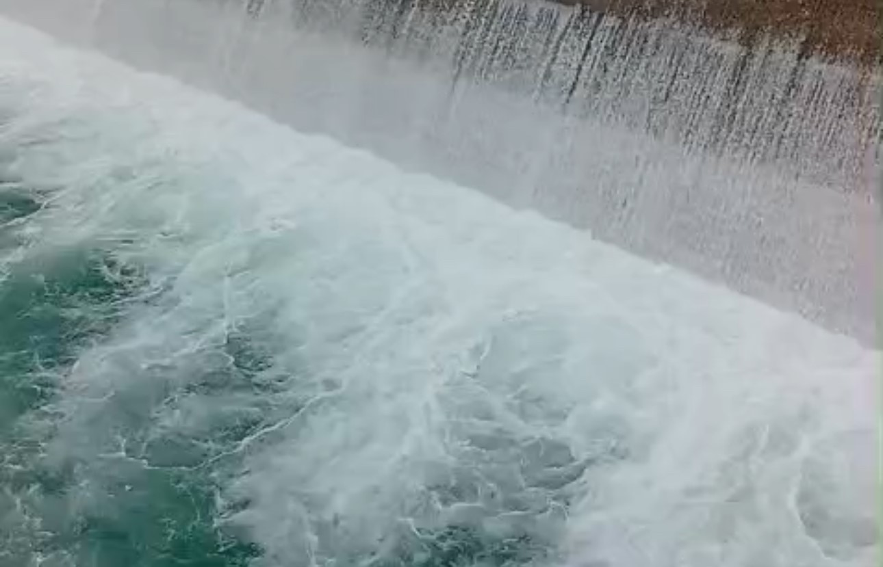 Yüksekova’nın mavi gerdanlığı Dilimli Barajı tam kapasiteye ulaştı
