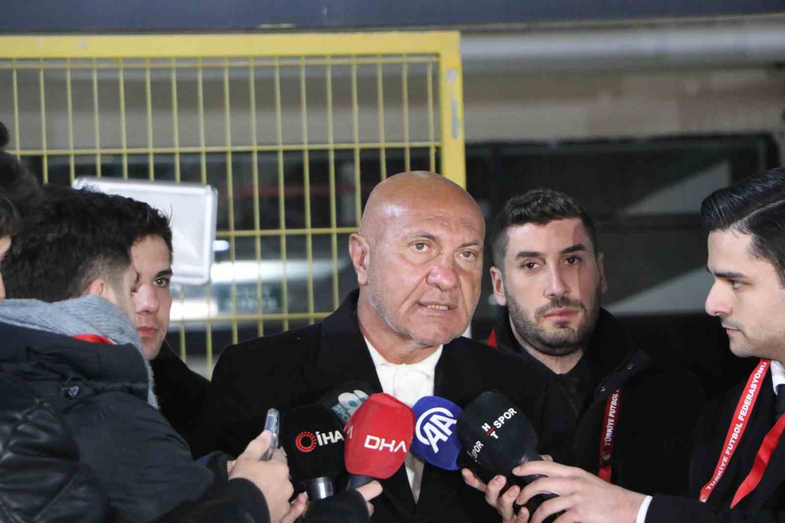 Yüksel Yıldırım: "Kaleci İrfan Can Eğribayat transferi için Fenerbahçe ile anlaştık"
