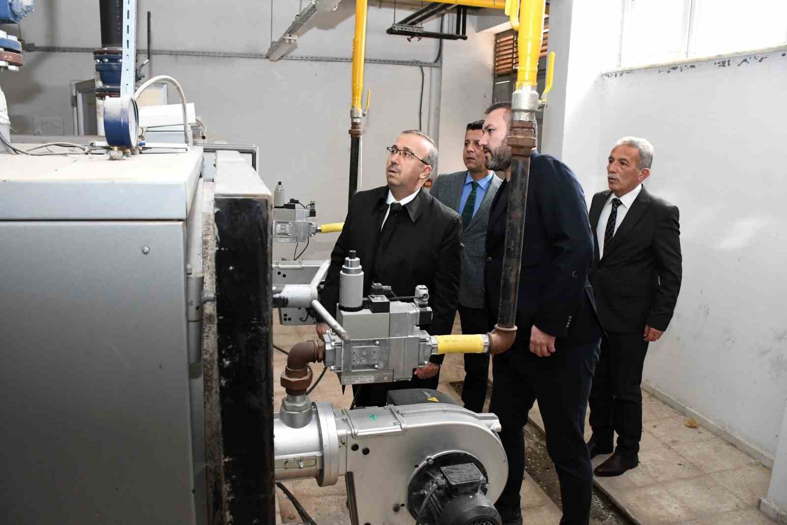 Yükümlülerin temizlediği lisenin fiziki imkânları değerlendirildi
