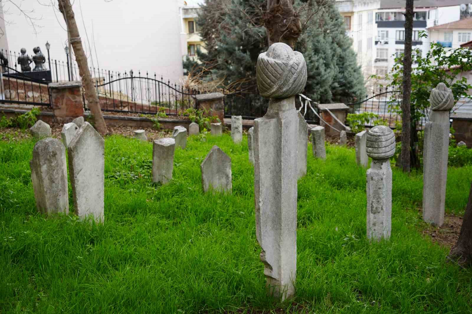 Yumurta parasıyla yapılan 395 yıllık cami restorasyona alındı
Yumurta parasıyla yapılan 395 yıllık cami restorasyona alındı