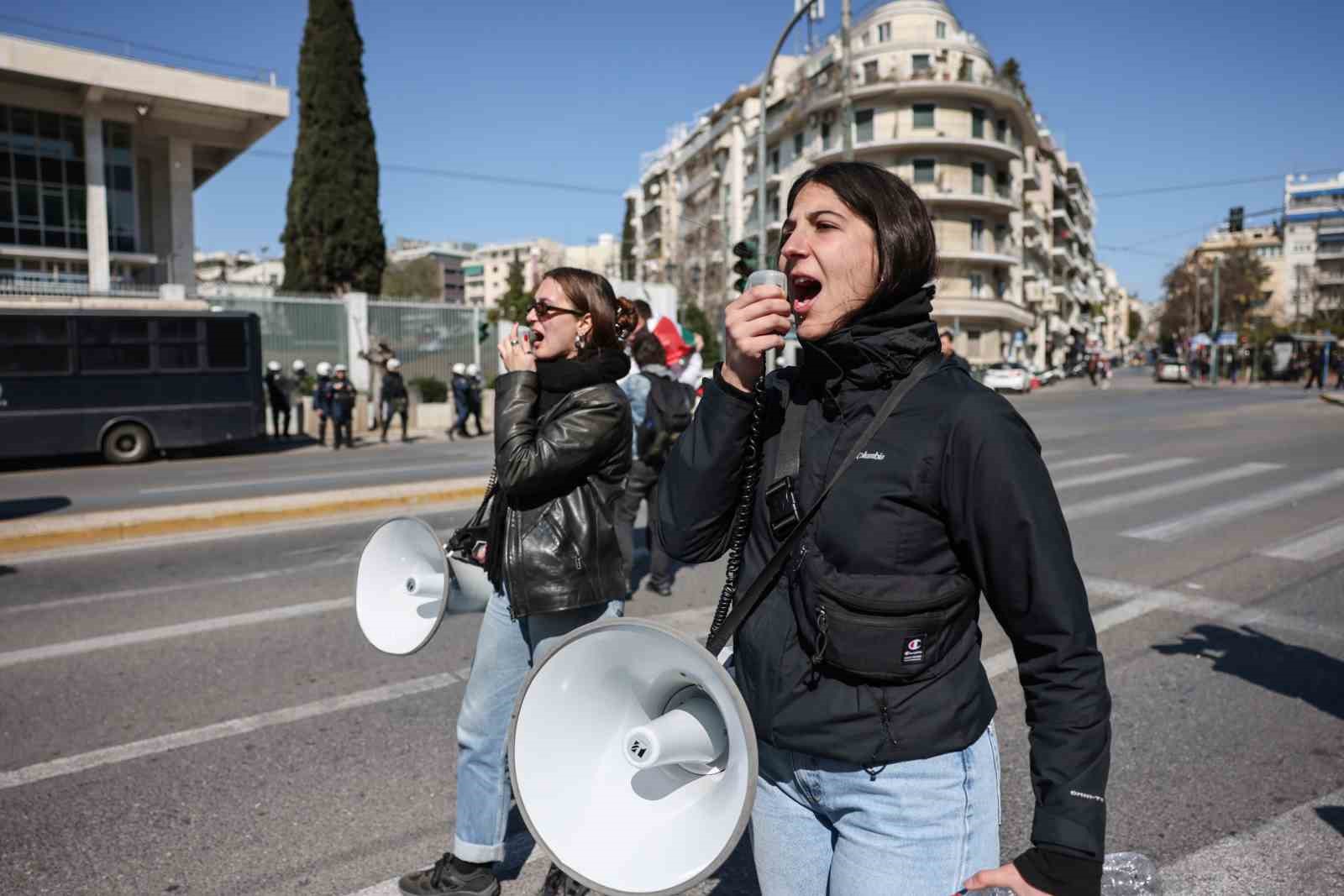 Yunanistan’da ABD ve İsrail’in İran’a yönelik saldırıları protesto edildi
