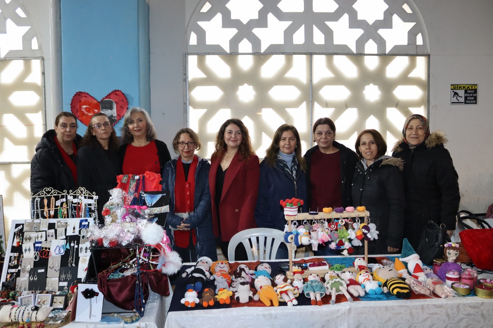 Yunusemre’de 14 Şubat temalı "Kadın El Emeği Pazarı" kuruldu

