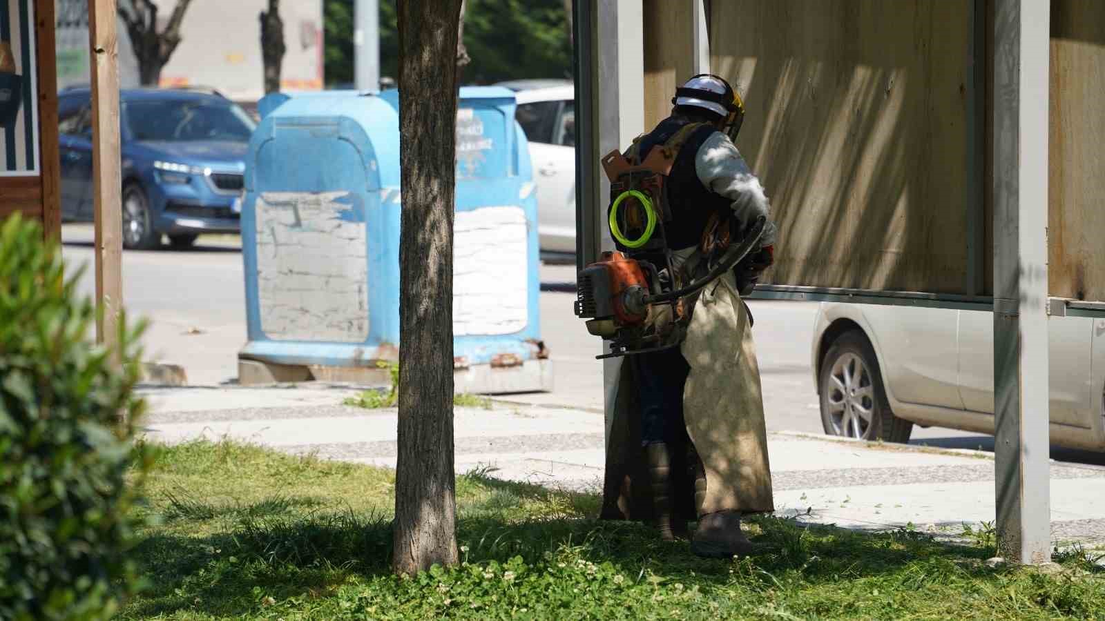 Yunusemre’de yaz mesaisi başladı
