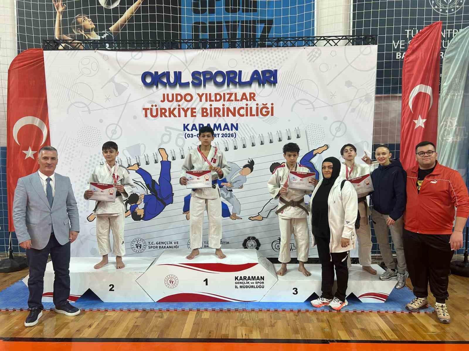 Yunusemreli judocular Karaman’dan 3 madalyayla döndü
