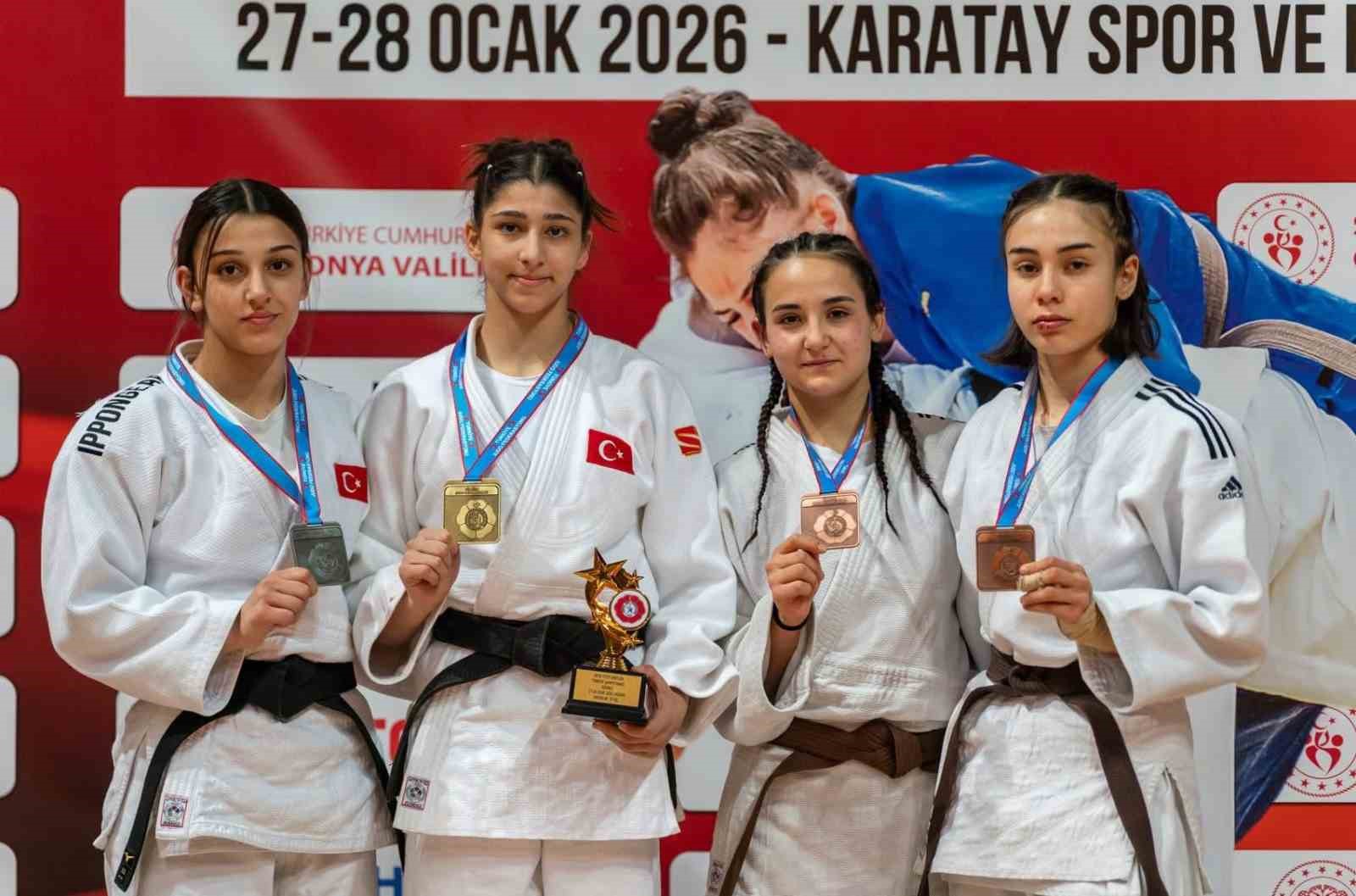 Yunusemreli Kevser’den milli takıma uzanan bronz
