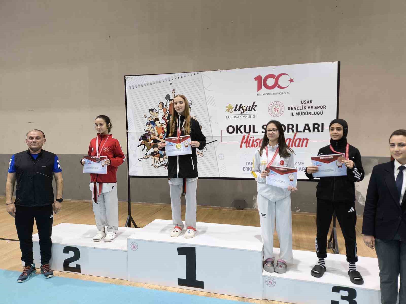 Yunusemreli Meyra’dan altın madalya
Yunusemreli Meyra’dan altın madalya