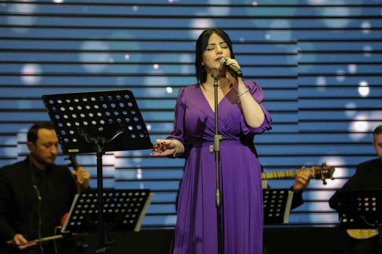 ‘Yüreğimizdeki Ezgiler’ gönüllere dokundu
