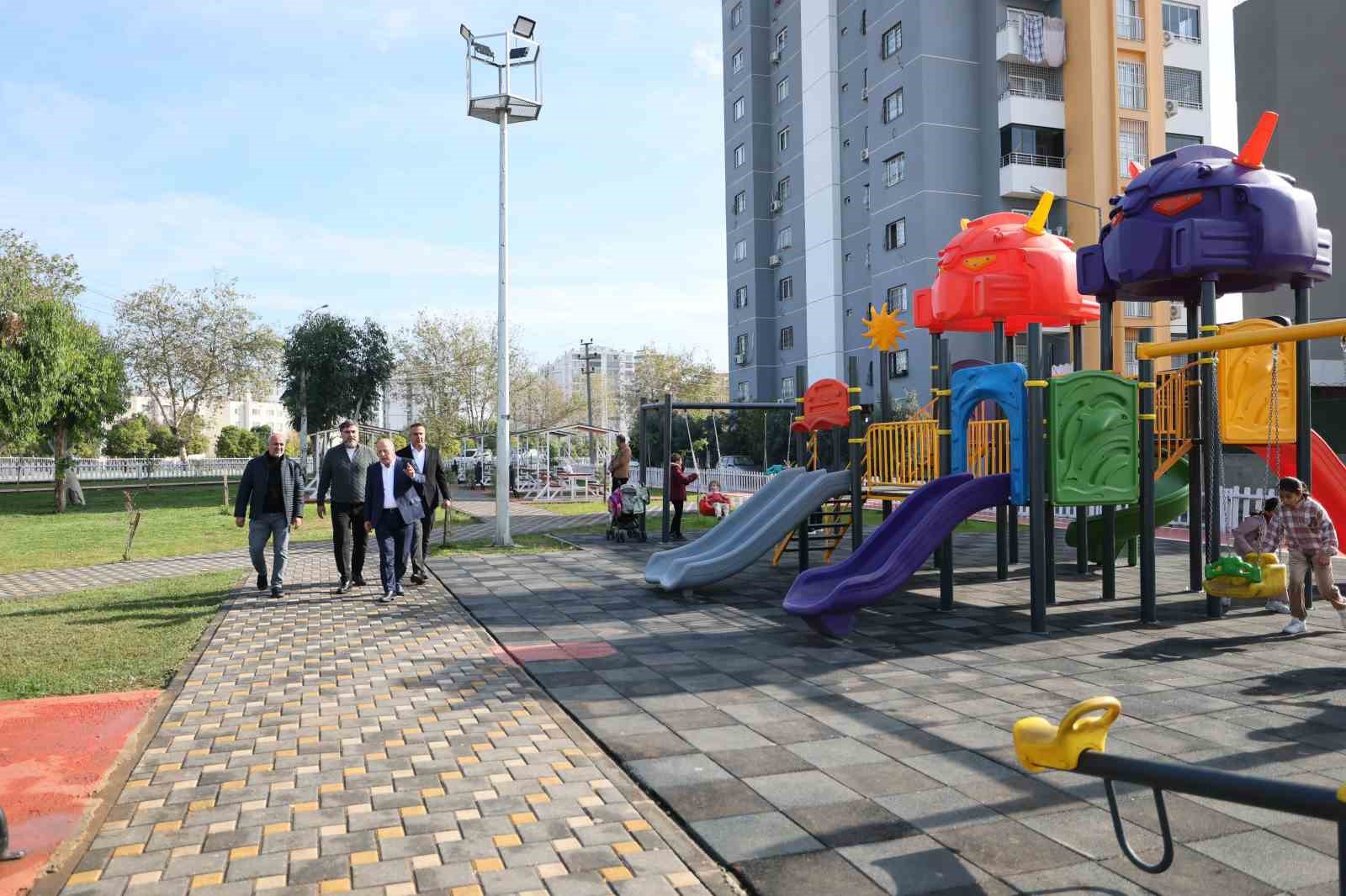 Yüreğir Belediyesi Özgür Mahalle Parkı törenle açıldı
