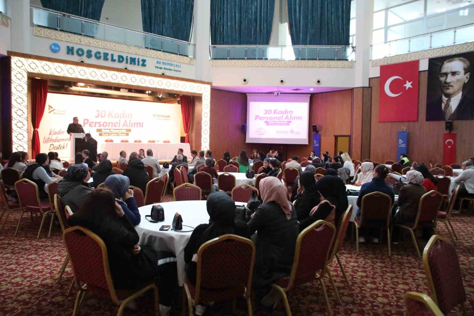 Yüreğir Belediyesi’nden kadın istihdamına destek
