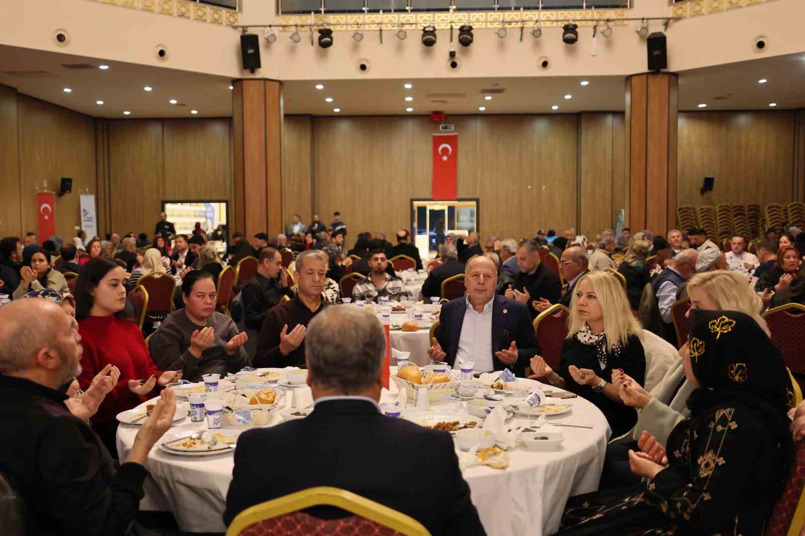 Yüreğir Belediyesi’nden şehit yakınları ve gazilere vefa iftarı
