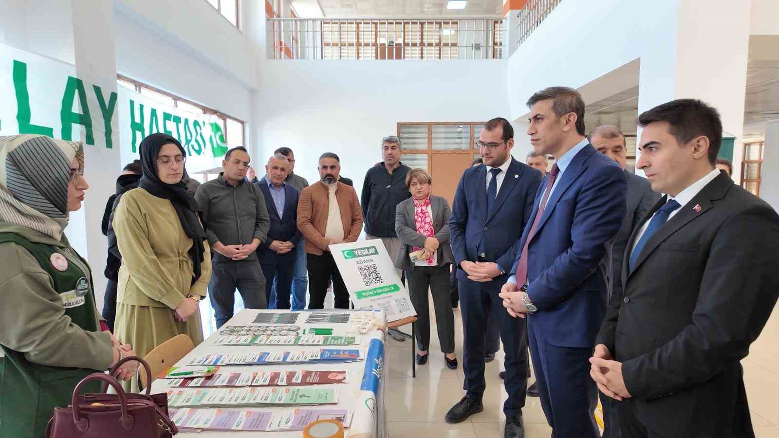 Yüreğir Kaymakamlığında Yeşilay Haftası standı açıldı
