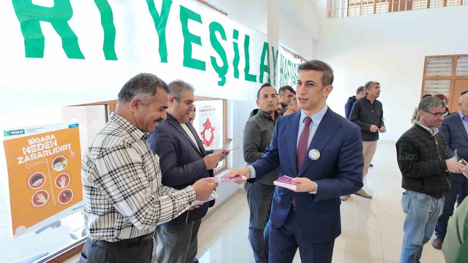 Yüreğir Kaymakamlığında Yeşilay Haftası standı açıldı
