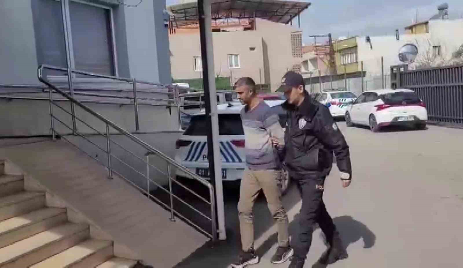 Yüreğir’de 3 firari hükümlü gezerken yakalandı
