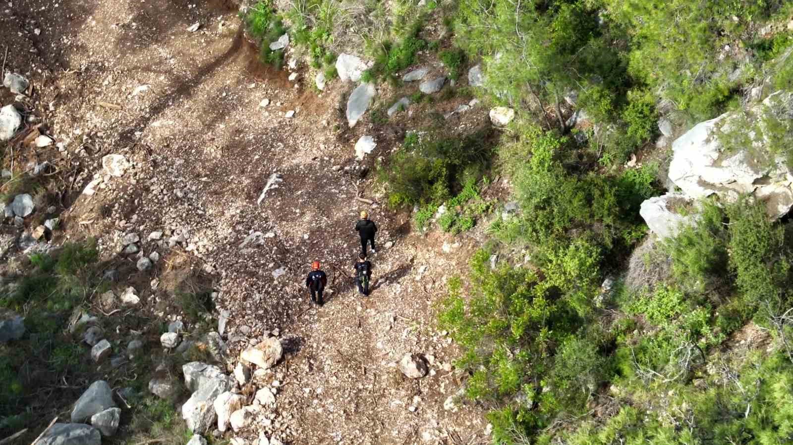 Yürüyüşe çıktığı dağlık alanda kayboldu: AFAD ekiplerince dronla bulundu
