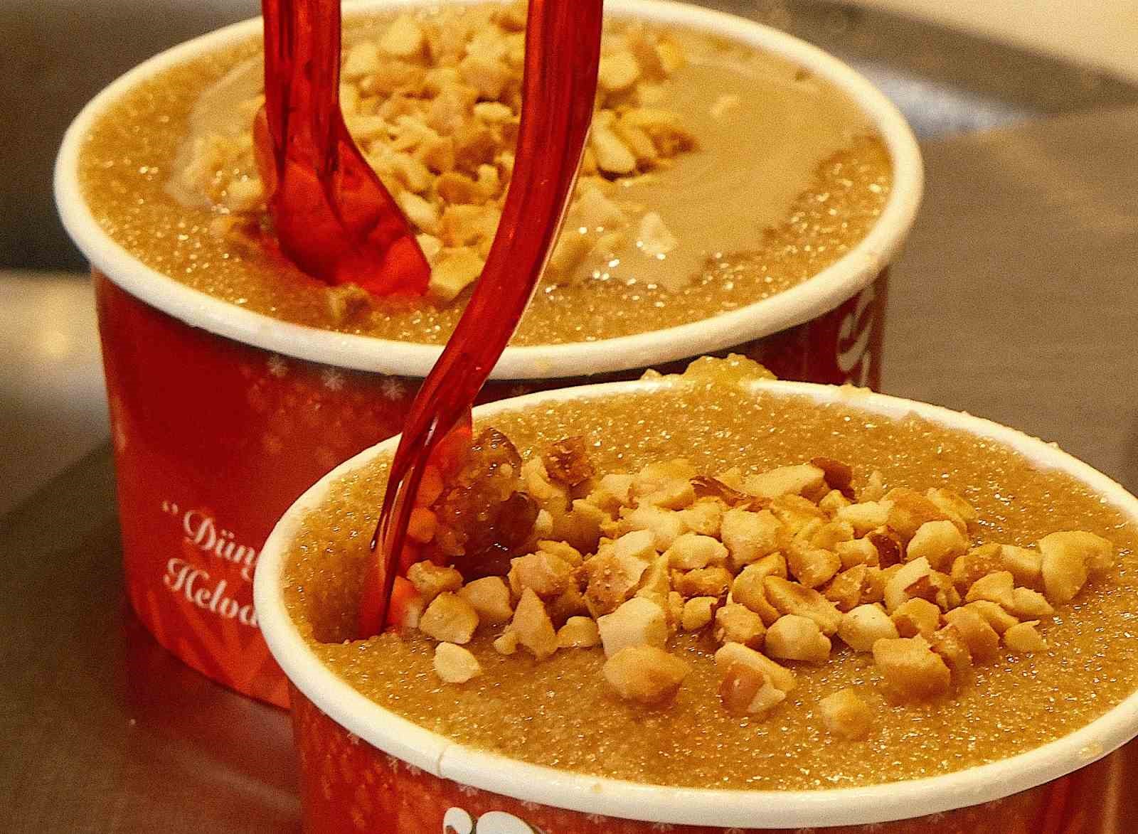 Yüzlerce yıllık tatlıyı dondurmayla buluşturdu; şimdi dünyaya satıyor
