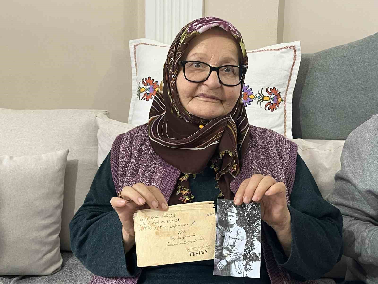 Yüzünü görüp, sesini duymadığı şehit babasının kendisi için yazdığı 75 yıllık mektubu yıllardır saklıyor
Yüzünü görüp, sesini duymadığı şehit babasının kendisi için yazdığı 75 yıllık mektubu yıllardır saklıyor