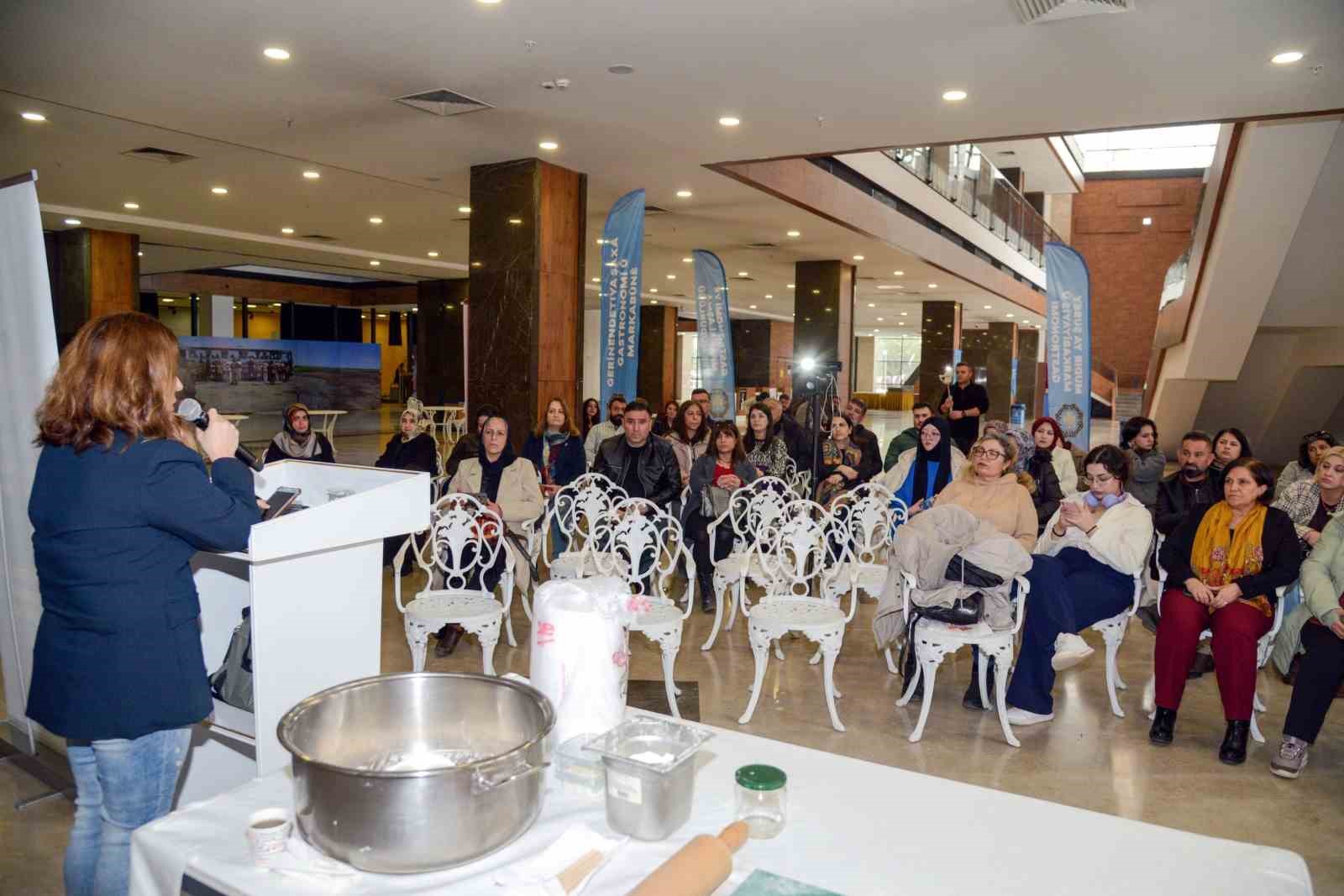 Yüzyıllık ekşi maya kültürü geleceğe taşınıyor
Yüzyıllık ekşi maya kültürü geleceğe taşınıyor