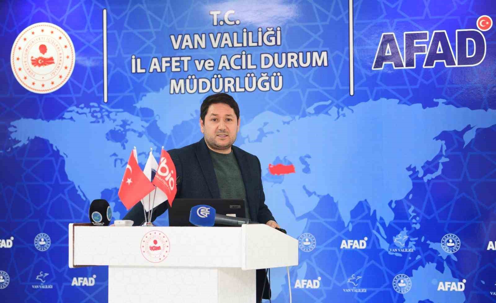 YYÜ’de "Van İlinin Depremselliği" söyleşi düzenlendi
