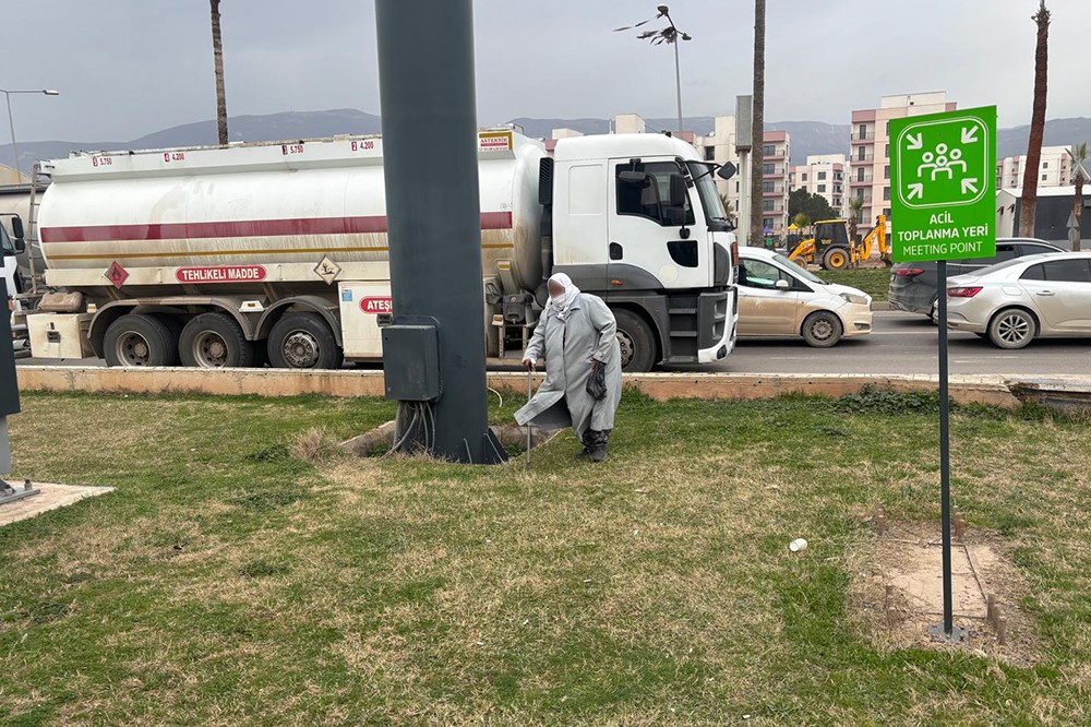 Zabıta operasyonuyla yakalanan dilencilerin üzerinde 4 bin TL’yi bulan para ele geçirildi
