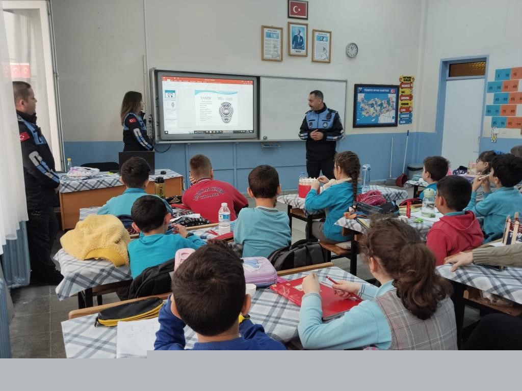 Zabıtadan öğrencilere meslek tanıtımı
