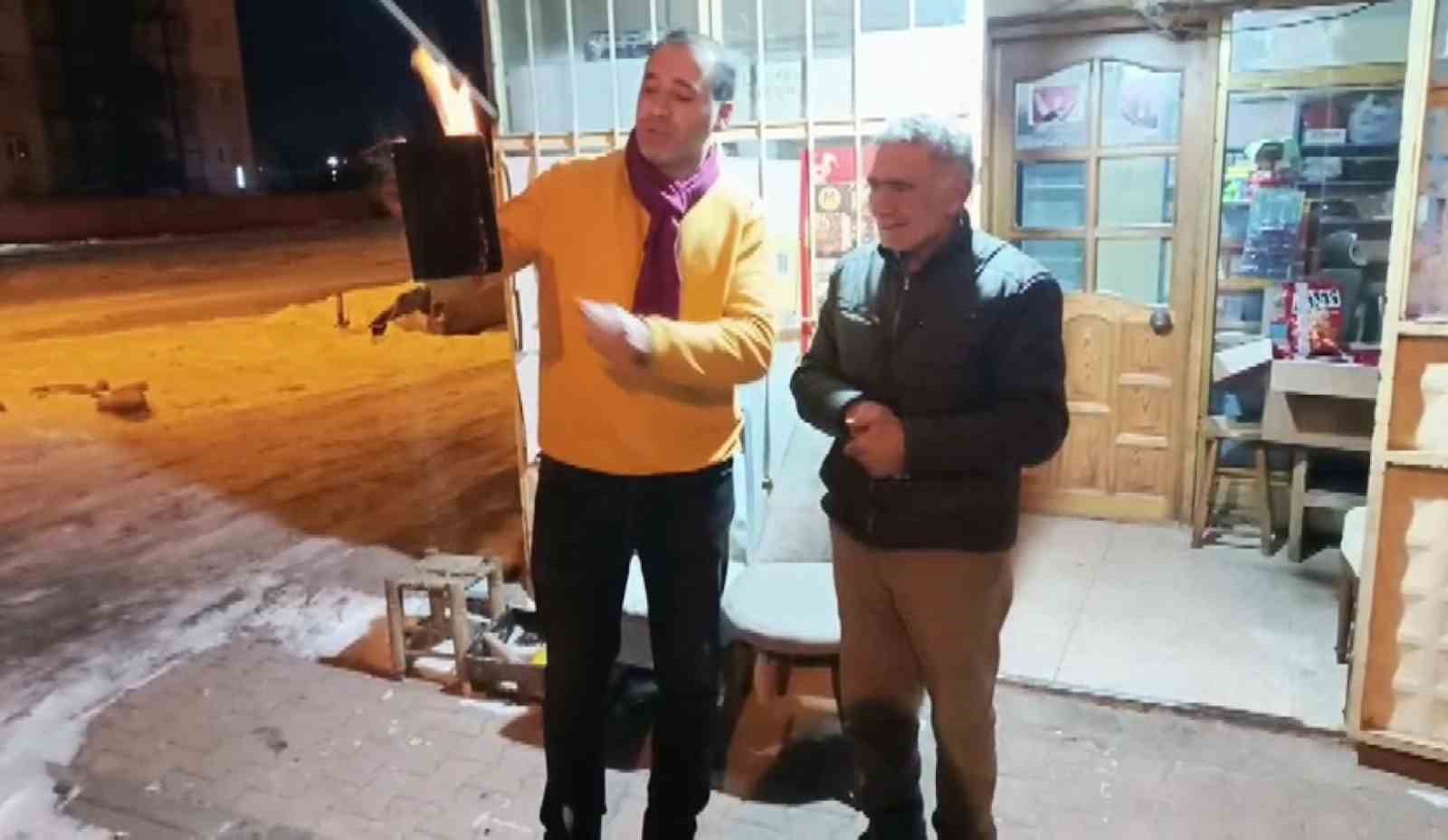 Zara’da zimem geleneği yaşatıldı, veresiye defteri yakılarak kapatıldı
