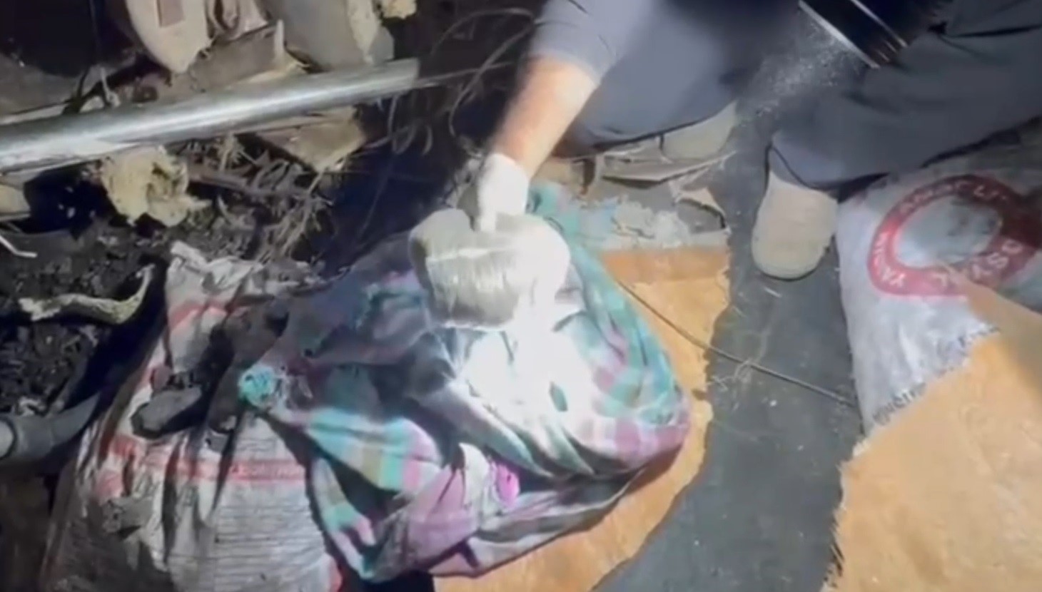 Zehir tacirlerine geçit yok: 137 polisle yapılan operasyonda 6 gözaltı
