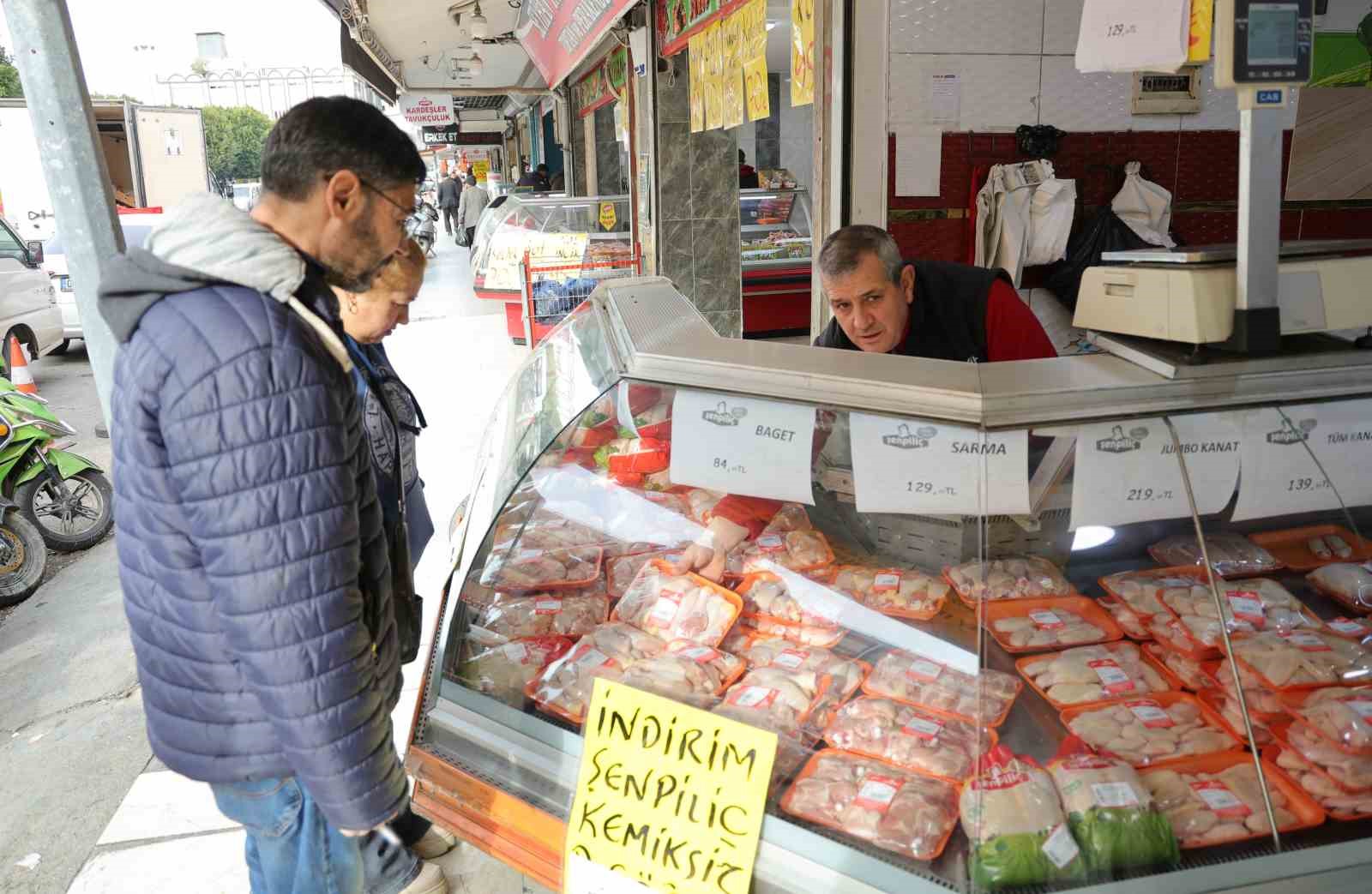 Zehirlenmeler tavuk fiyatlarını baskıladı
