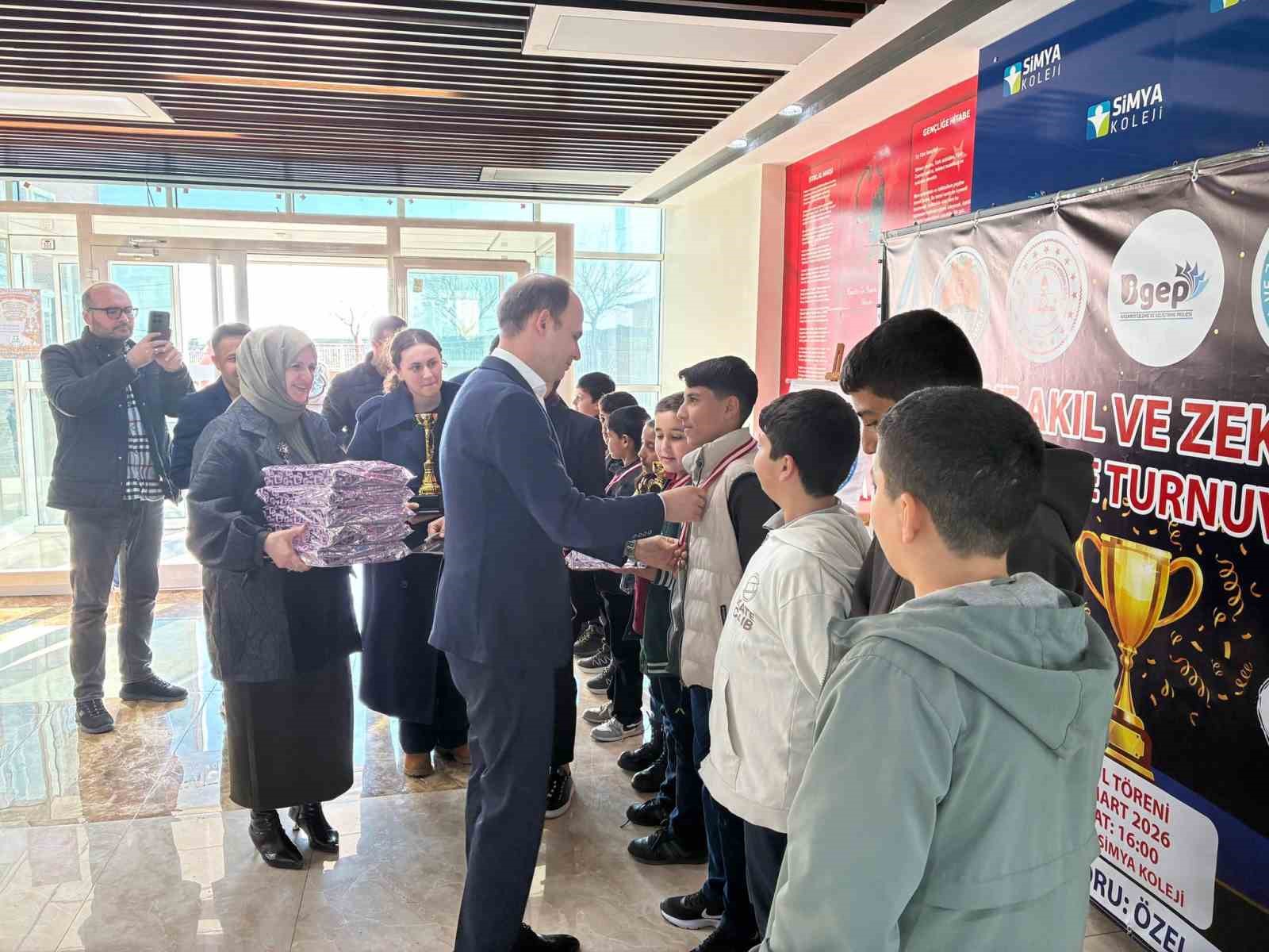 Zeka şampiyonları Siverek’te B-buluştu
