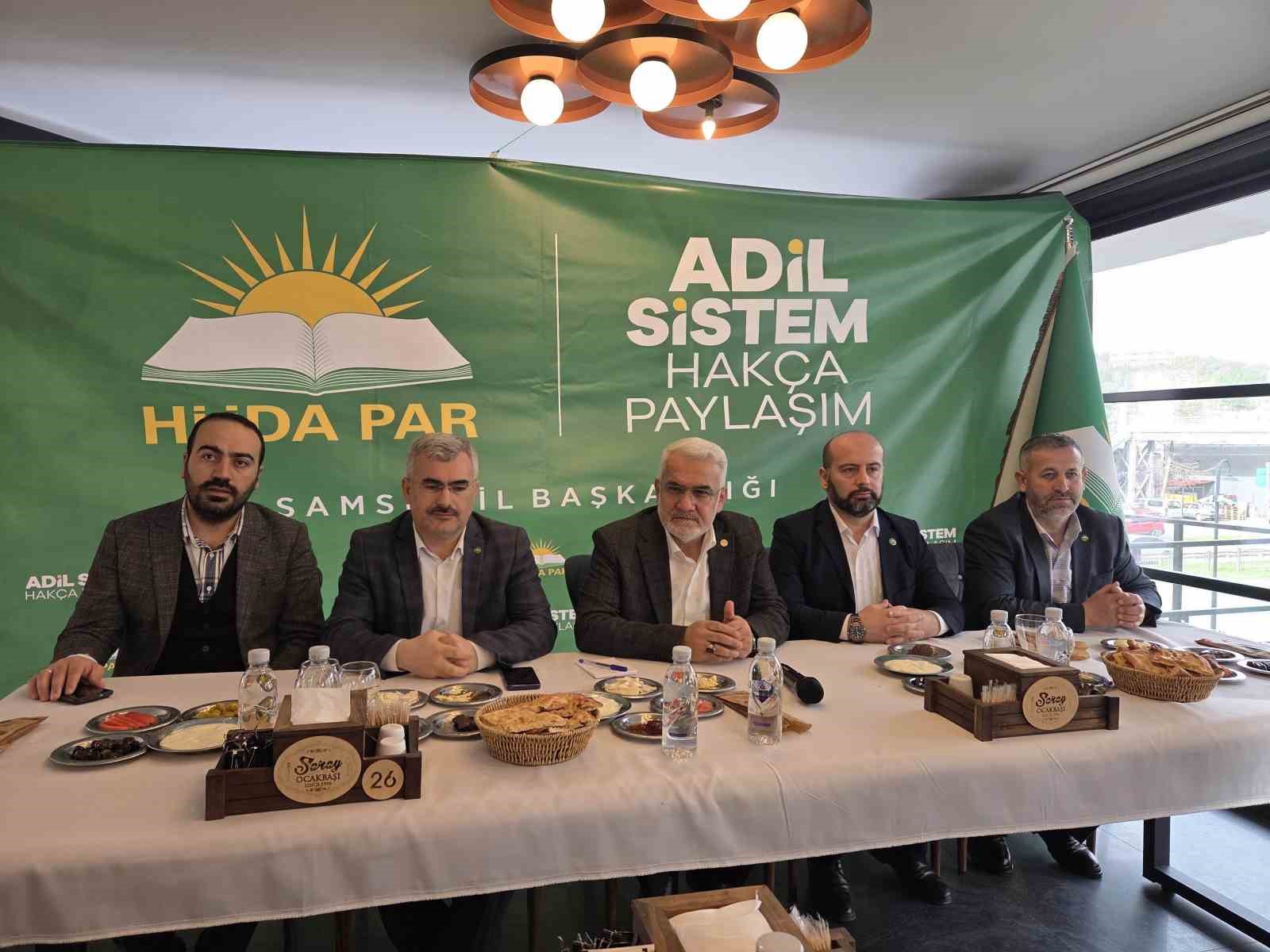 Zekeriya Yapıcıoğlu: "Aileyi güçlendiren ve evlilikleri destekleyen projeler hayata geçirilmeli"
Zekeriya Yapıcıoğlu: "Aileyi güçlendiren ve evlilikleri destekleyen projeler hayata geçirilmeli"