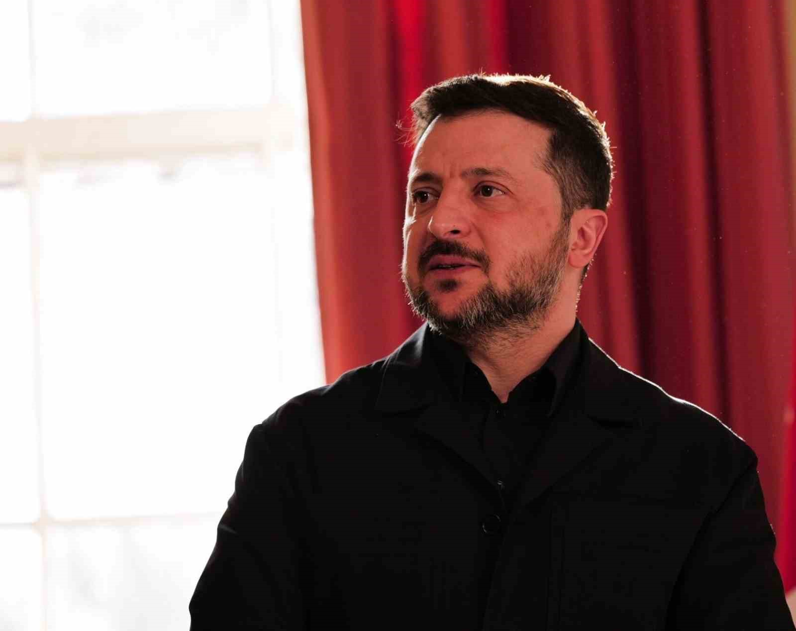 Zelenskiy: "Rusya, ABD hedeflerinin vurulması için İran’a yüzde yüz yardım ediyor"
Zelenskiy: "Rusya, ABD hedeflerinin vurulması için İran’a yüzde yüz yardım ediyor"