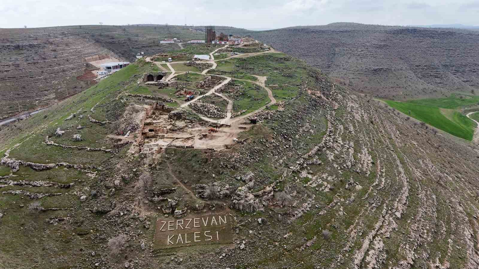 Zerzevan Kalesi yağışlı havaya rağmen bayramda 13 bin kişi ağırladı
