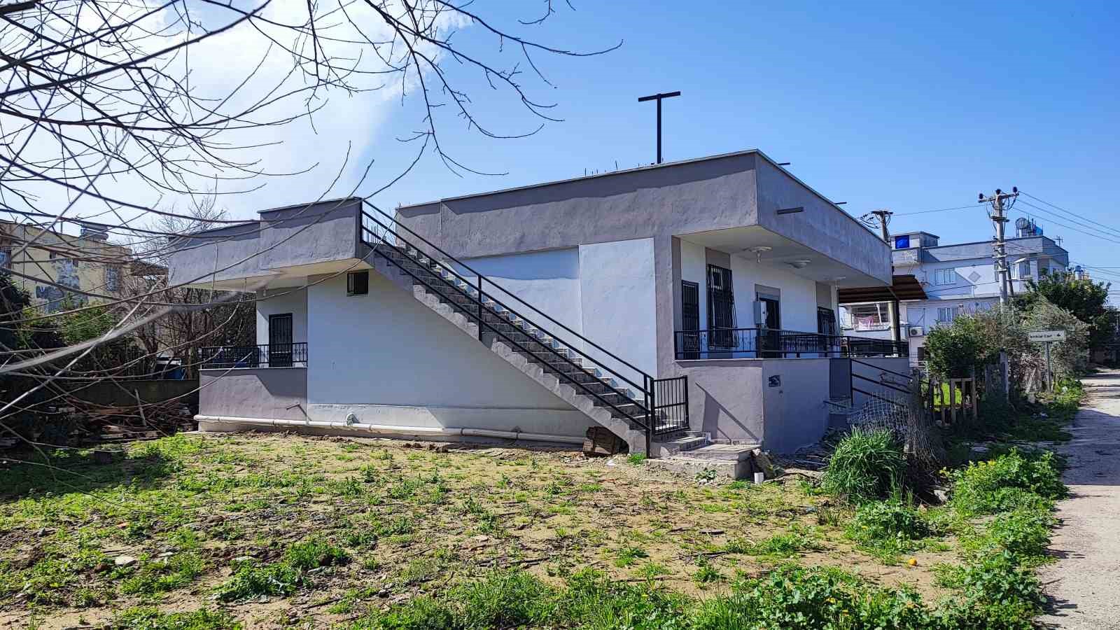 Zeydan Karalar’ın teyzesinin vekalet verdiği şahıs kaçak ev yaptırdı
Zeydan Karalar’ın teyzesinin vekalet verdiği şahıs kaçak ev yaptırdı