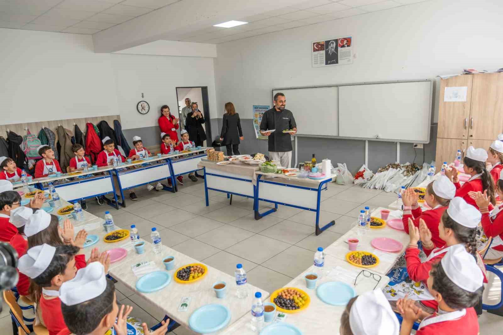 Zeytin kültürü minik şeflerle geleceğe taşınıyor
