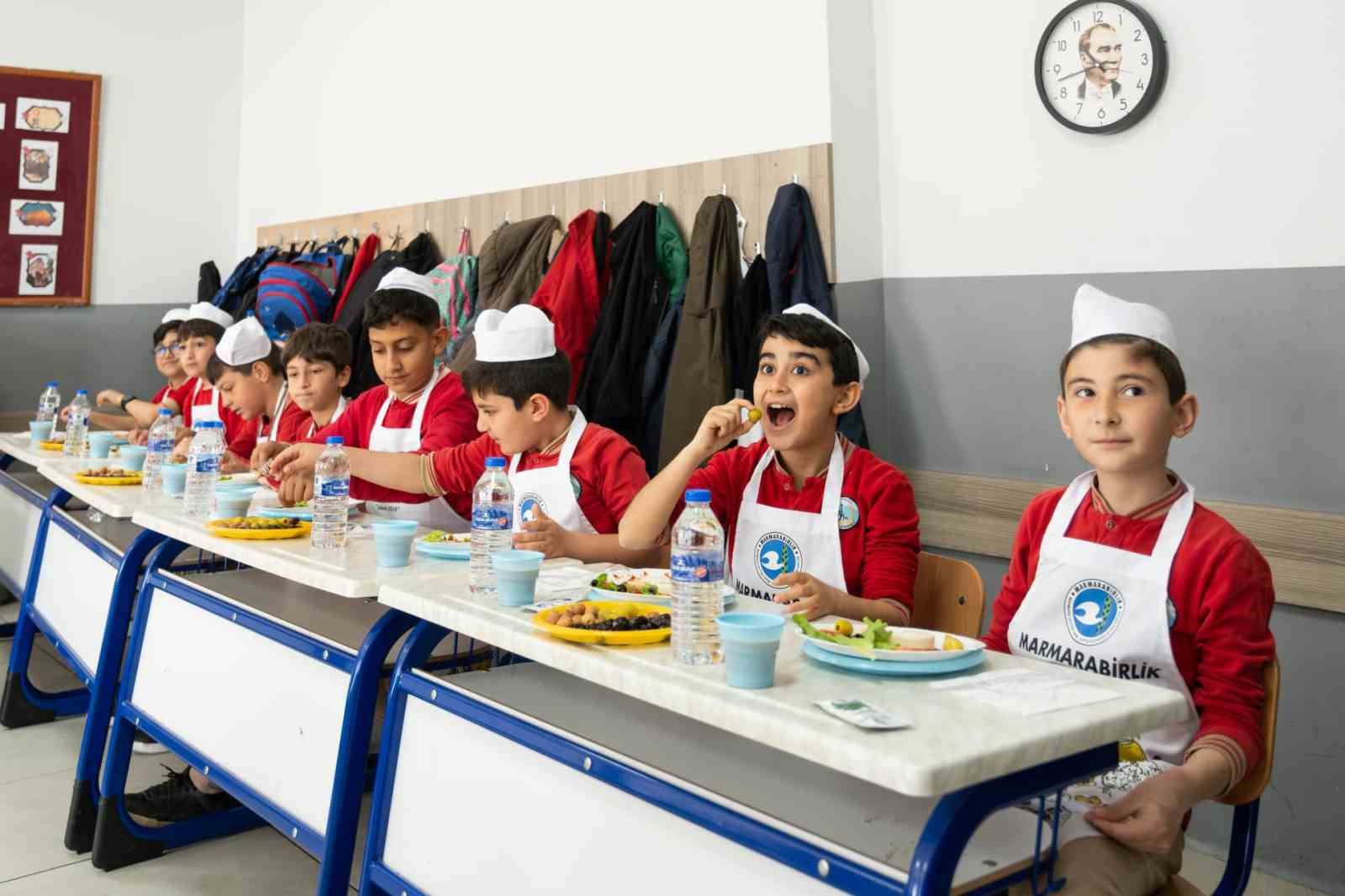 Zeytin kültürü minik şeflerle geleceğe taşınıyor
