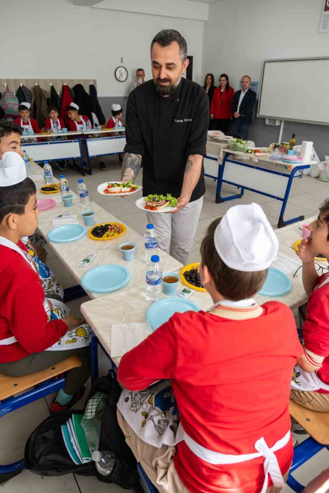 Zeytin kültürü minik şeflerle geleceğe taşınıyor
