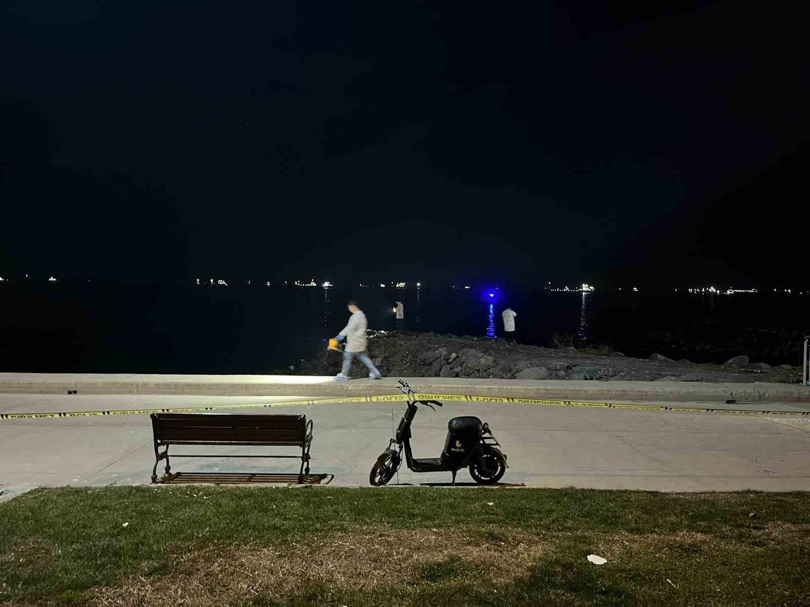 Zeytinburnu sahilinde denizde anne ve kızın cesedi bulundu
