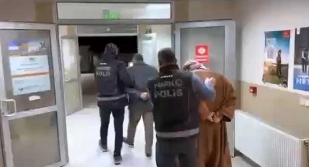 Zeytinyağı tenekelerinden 100 bin uyuşturucu hap çıktı
