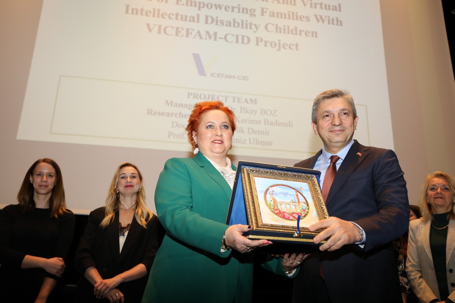 Zihinsel engelli çocuklara sahip ailelere yapay zekalı destek
