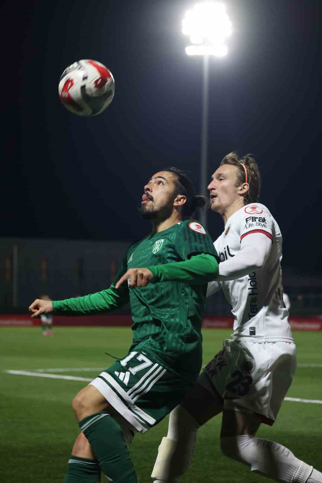 Ziraat Türkiye Kupası: Aliağa FK: 0 - Gençlerbirliği: 0 (İlk yarı)
