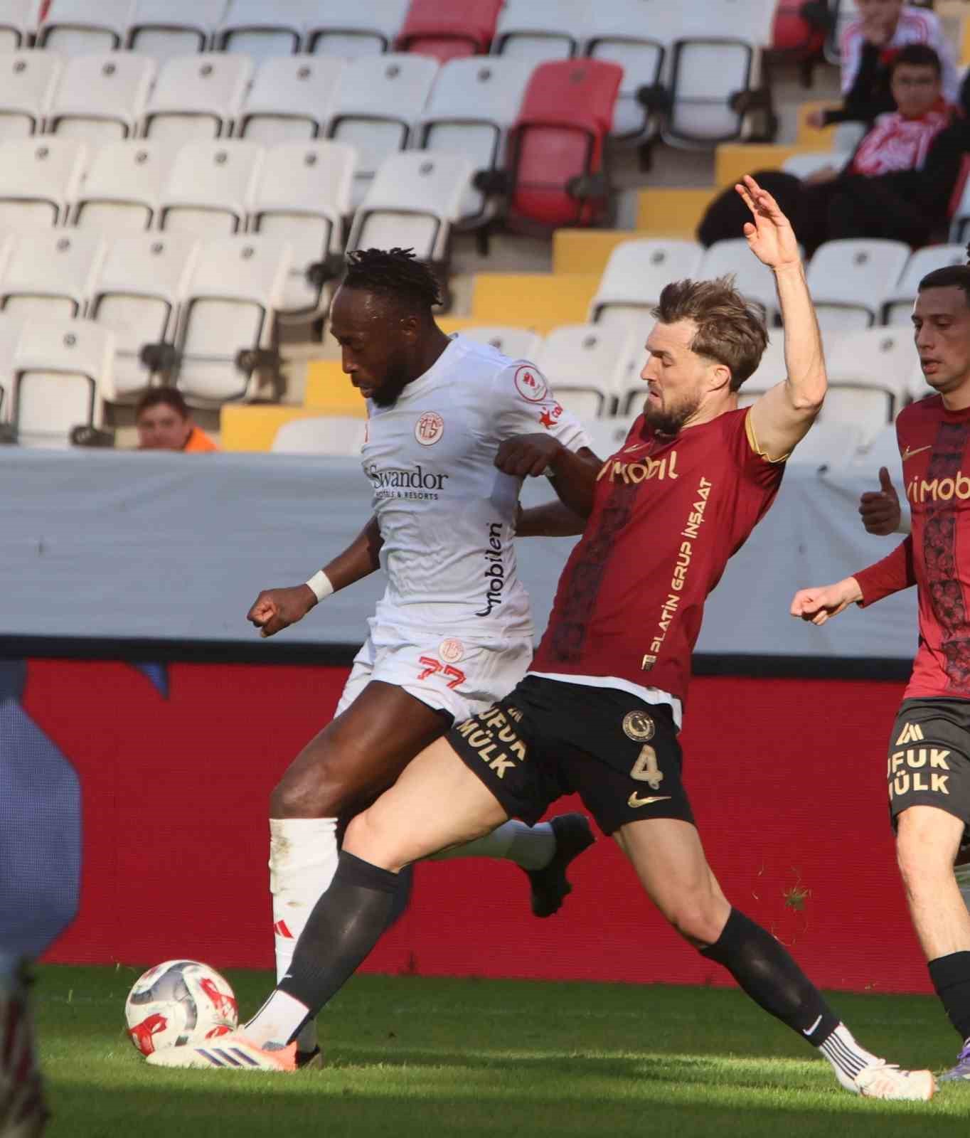 Ziraat Türkiye Kupası: Antalyaspor: 0 - Gençlerbirliği: 0 (İlk yarı)
