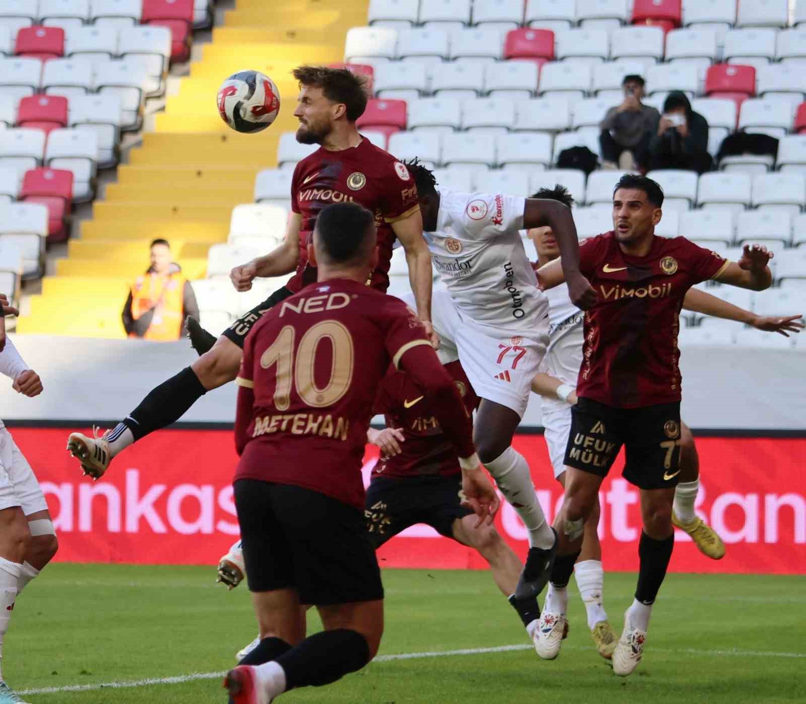 Ziraat Türkiye Kupası: Antalyaspor: 0 - Gençlerbirliği: 0 (İlk yarı)
