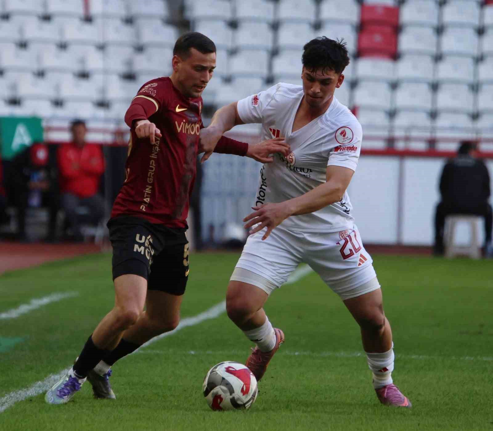 Ziraat Türkiye Kupası: Antalyaspor: 0 - Gençlerbirliği: 0 (İlk yarı)
