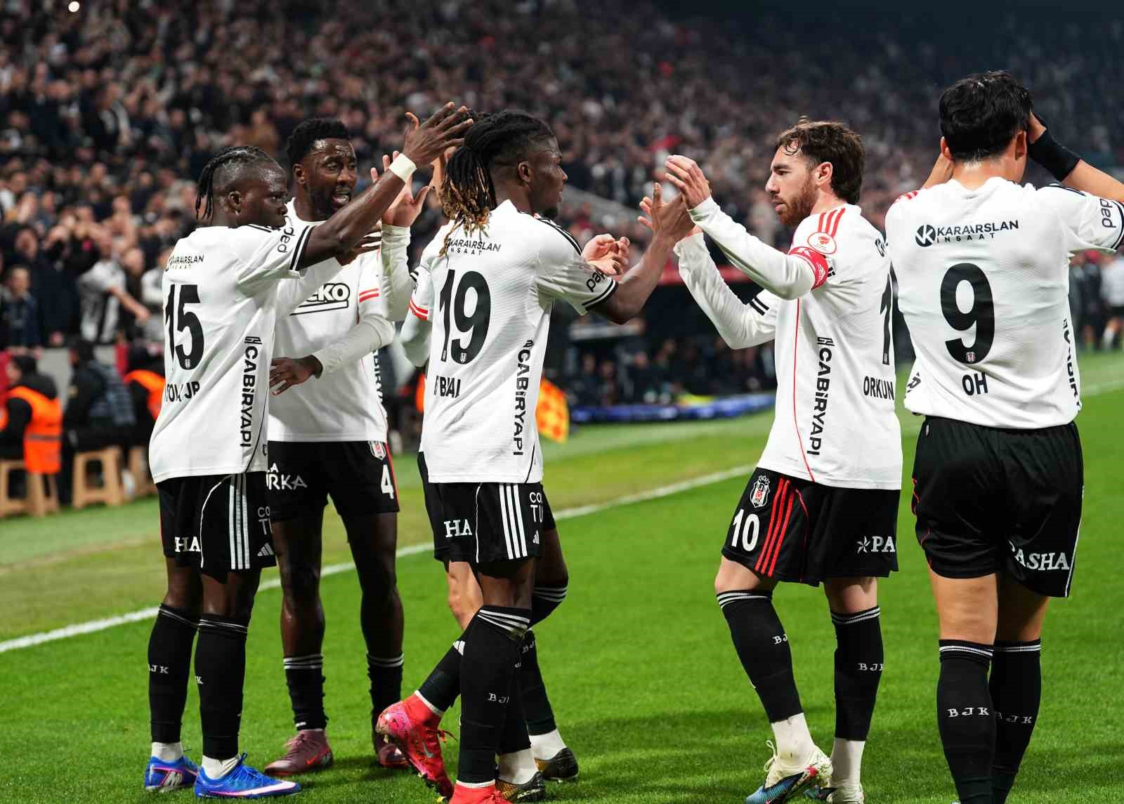 Ziraat Türkiye Kupası: Beşiktaş: 1 - Corendon Alanyaspor: 0 (İlk yarı)
