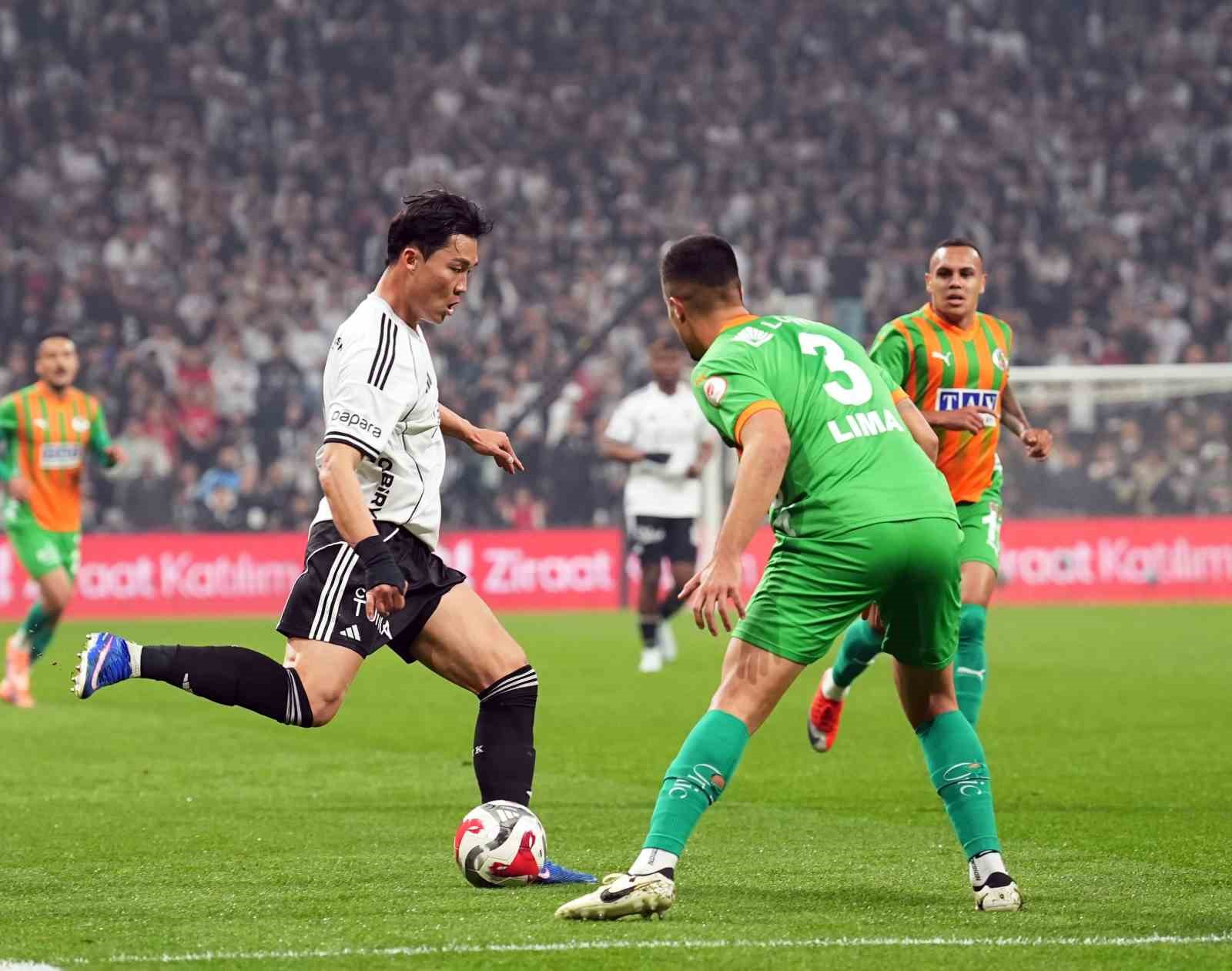 Ziraat Türkiye Kupası: Beşiktaş: 1 - Corendon Alanyaspor: 0 (İlk yarı)
