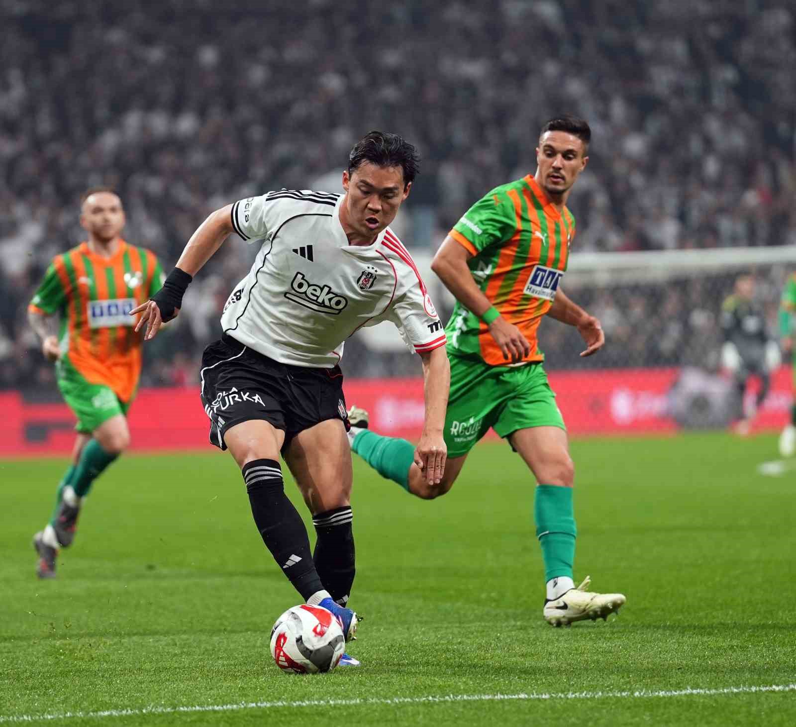 Ziraat Türkiye Kupası: Beşiktaş: 1 - Corendon Alanyaspor: 0 (İlk yarı)
