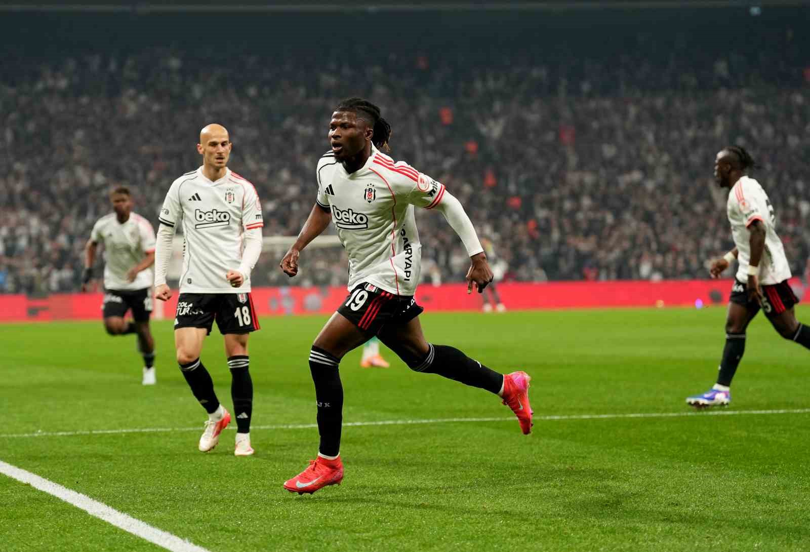 Ziraat Türkiye Kupası: Beşiktaş: 1 - Corendon Alanyaspor: 0 (İlk yarı)
