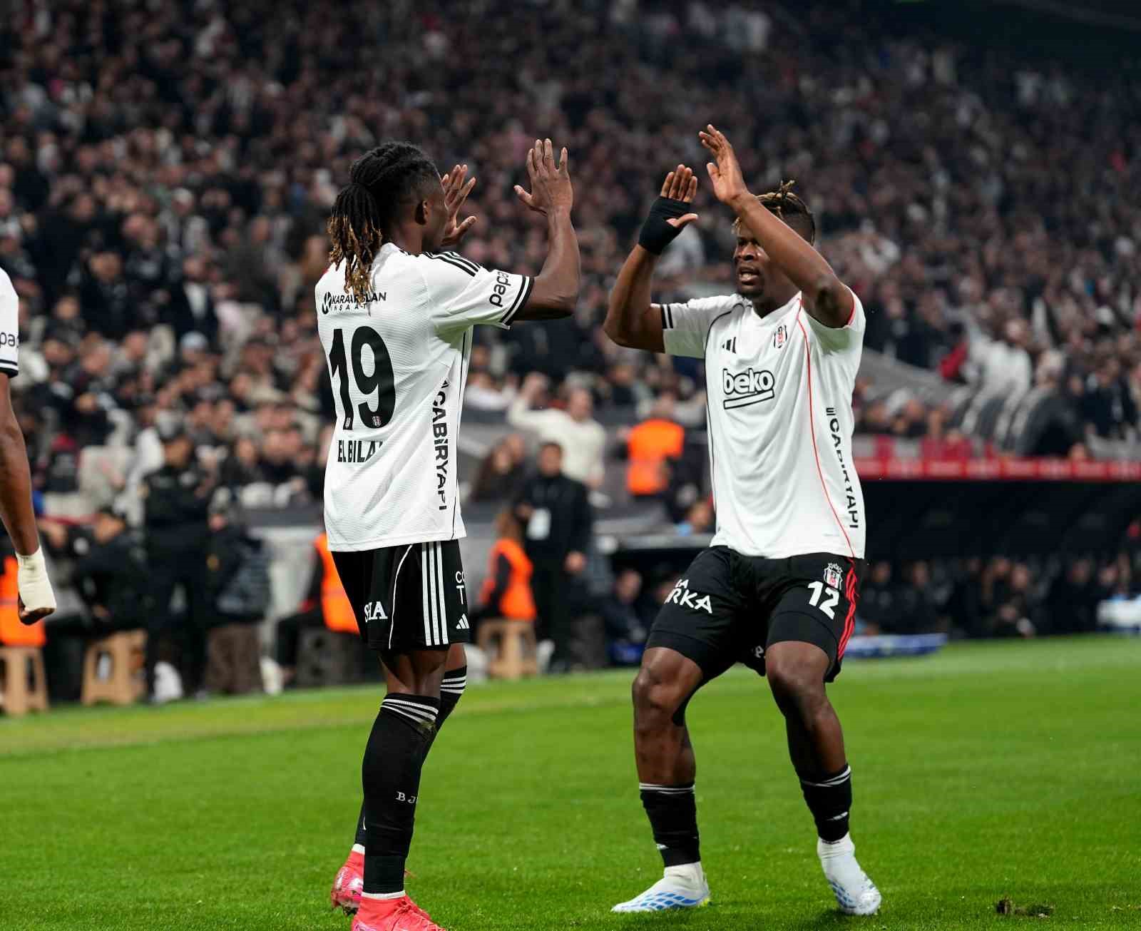 Ziraat Türkiye Kupası: Beşiktaş: 1 - Corendon Alanyaspor: 0 (İlk yarı)
